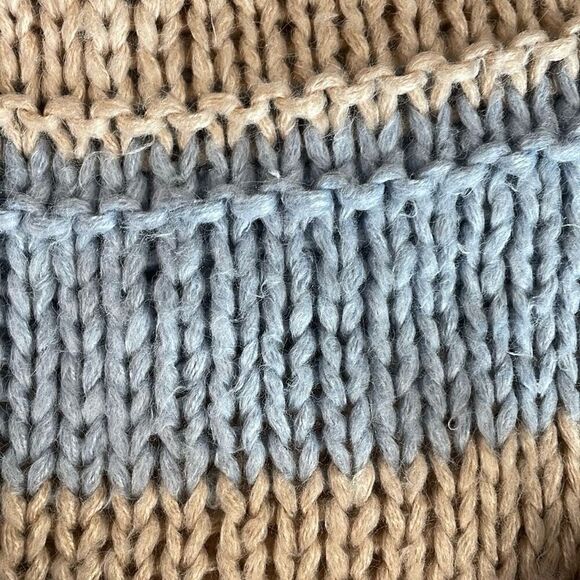 MIRACLE STRIPED ROUND NECK BUBBLE SLEEVE OVERSIZED CABLE KNIT SWEATER SZ M/L - Picture 7 of 9